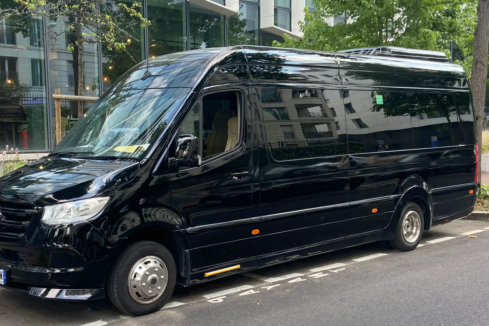 minibus premium 16 places avec chauffeur privé